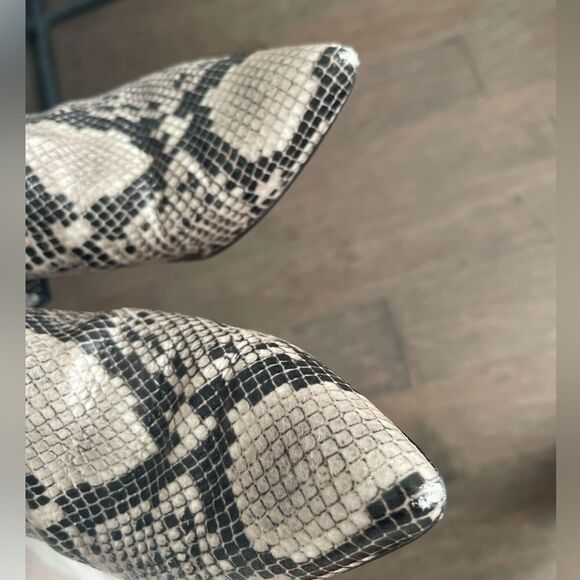 Marc Fisher Black and Tan snakeskin boots - Women’s 8.5 - Picture 3 of 7